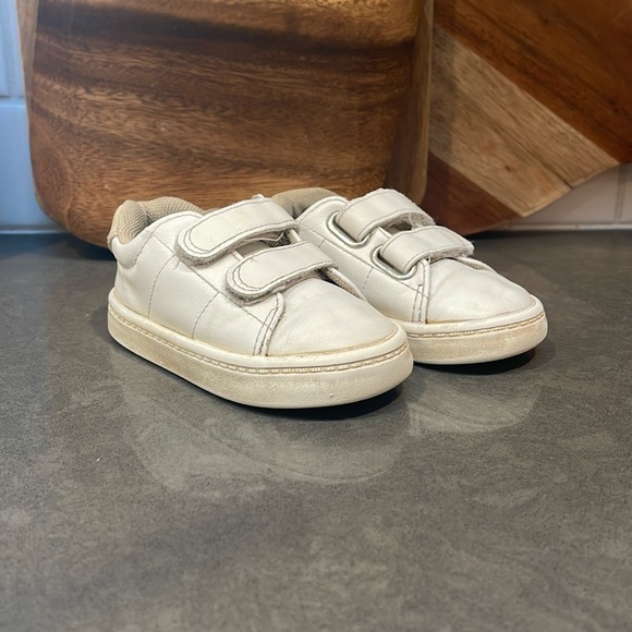 H & M Velcro sneakers size 4-5 - Picture 1 of 6